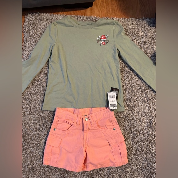 Girl's Long Sleeve 6/7 Small Mushroom Tee and Size 6 Star Ride Pink Cargo Shorts - Picture 2 of 7
